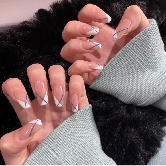 Handmade press on nails - Picture 3 of 4